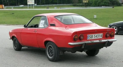 J.....n - @ambrose: 
Opel Manta, zwróć uwagę na kształt tylnego okienka