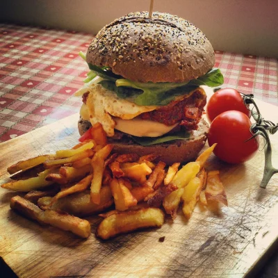 G.....2 - #foodporn #gotujzwykopem #wegetarianizm 

Boże jakie cudo zrobiłem.

Burger...