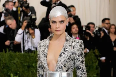 gwiezdna - Jak mi się to coś na glowie podoba:o #ladnapani #caradelevingne