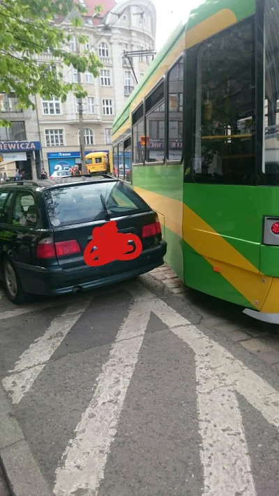 Kibolowo - Pozdrowienia dla frajera który stanął tak że tramwaj nie może przejechać. ...
