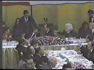DalekiJones - @ZnawcaBigosu: Tutaj rzeczona scena jak Bush obrzygał premiera Japonii ...
