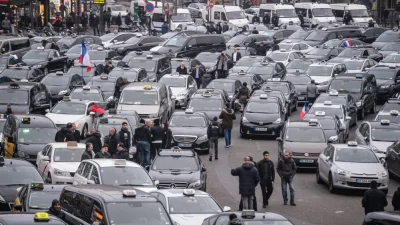 MamutStyle - Protesty we Francji.

Paryska policja użyła gazu łzawiącego przeciwko ...