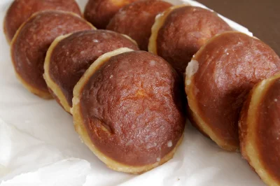 beep - Tak wyglądają pączki, bo to coś w artykule na pewno nimi nie jest.