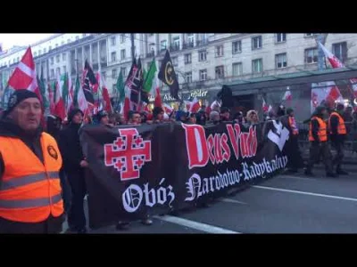 londynskibusinessman - Początek wczorajszego marszu wolności w Warszawie nagrany na s...