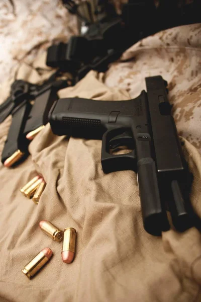 Rogue - #gunboners #bron #projektdedal

Glock 22.

Ten sam rozmiar co Glock 17 czy 21...