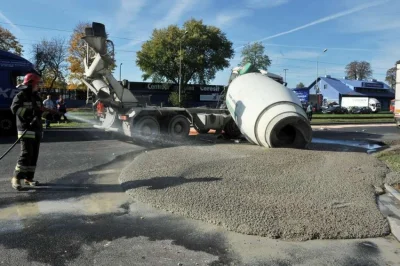 WLADCA_MALP - Wygląda jakby kilka betoniarek pozbyło się starego cementu.