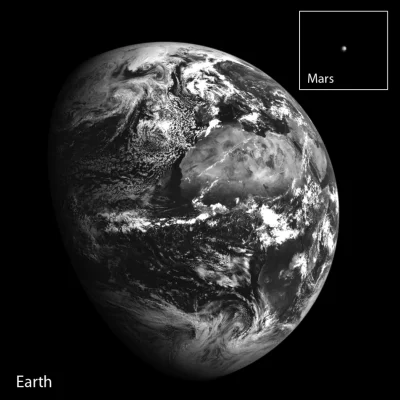 d.....4 - Kompozycja zdjęć Ziemi i Marsa wykonanych przez LRO i złożona do kupy 24 ma...