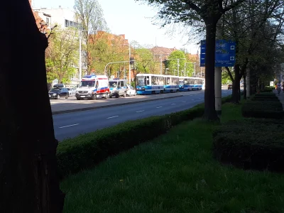 kklow - Jakby kogoś ciekawiło dlaczego tramwaje ze Skłodowskiej-Curie nie wjeżdżają n...