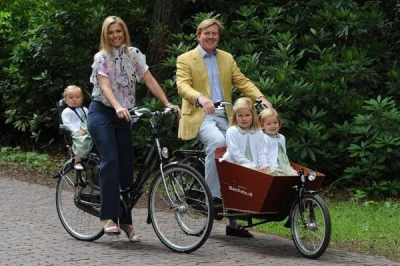 konijn - @tomosano: 
Rodzina królewska też całkiem lubi rowery. 
klik