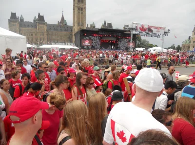 R.....r - Ottawa - Dzień Kanady ;___; Dużo ludzi, wszyscy radośni bo jest święto, nik...