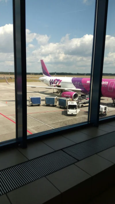 Altru - #katolicyzm #lotnisko #pyrzowice

Jest jakiś Mirek na lotnisku?