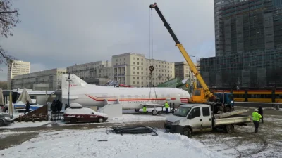 modzelem - Nadzór budowlany usuwa samolot sprzed PKiN 
(nie moje zdjęcie)
#warszawa