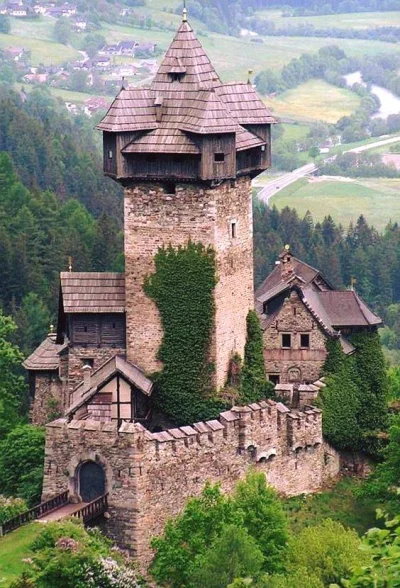 Pani_Asia - Burg Niederfalkenstein (Falkenstein Castle)

#dziendobry #zameknadzis #...