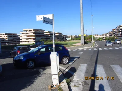 remotecontrol - @spoogie: W Itali parkuje sie tak i nie jest to odosobniony przypadek...