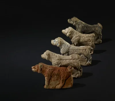 myrmekochoria - Asyryjskie figurki (glina) psów z bardzo ciekawymi imionami, 645 rok ...