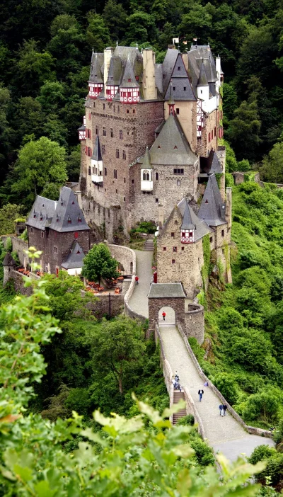 mikolaj-von-ventzlowski - @MordimerMadderin: W Burg Eltz też by można, a najlepiej gd...