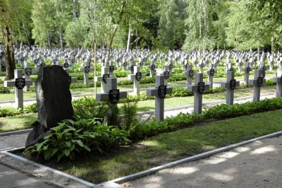 Dziglipaf - @Mescuda: a tu wojskowy na powiazkach. Wszystko zależy od profilu cmentar...
