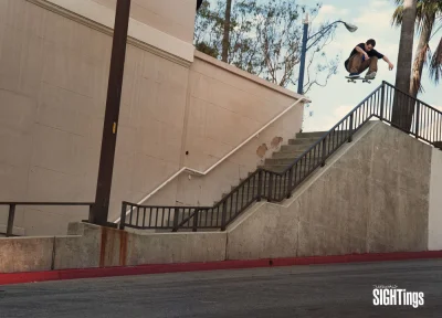 kapecvonlaczkinsen - TJ Rogers, alley-oop switch 180, Long Beach, California. Foto: M...