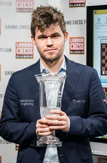 beastfromeast - Jakub ma brwi jak Magnus Carlsen xD
#1z10