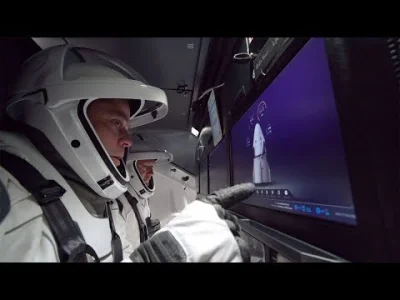 anon-anon - Dłuższy filmik o molestowaniu ekranów dotykowych w kapsule SpaceX. Do kom...