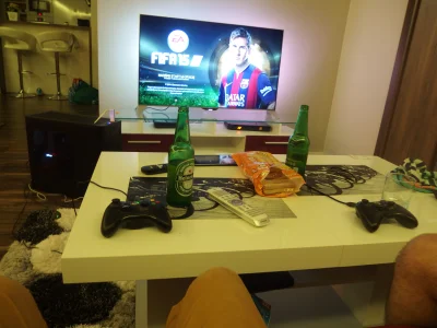 TheSznikers - Maraton w #fifa15 ze szwagrem (⌐ ͡■ ͜ʖ ͡■)
Tylko #pcmasterrace a #kons...