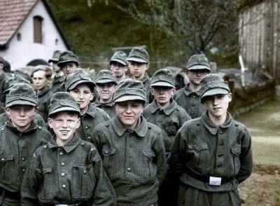 brusilow12 - Pierwotnie do Hitlerjugend wcielani byli chłopcy, którzy ukończyli 15 ro...