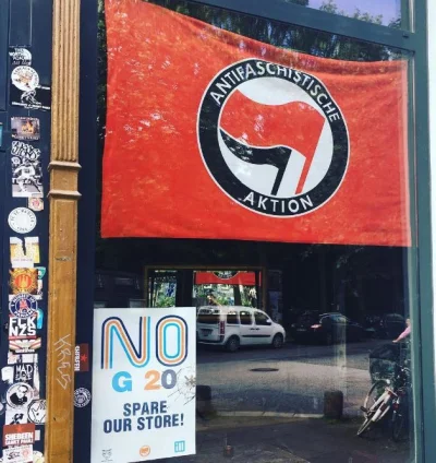 murza - #antifa wymuszała na sklepach w Hamburgu zakup naklejek jako "ubezpieczenia" ...