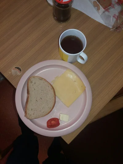 Kwassokles - #szpital #jedzenie #zdrowie 2 kromki chleba kosteczka masła 2 plasterki ...