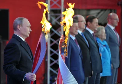 m.....z - Satyra:



Po igrzyskach Putin oznajmi że znicz olimpijski mu się podoba i ...