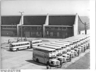 W.....c - Dworzec autobusowy w dzielnicy Weißensee, 1969 rok.