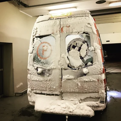 polancky - Tak jak już poprzednicy napisali, auto mogło się tak zaśnieżyć podczas kró...