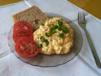Rain_ - Dzień dobry, dziś na śniadanie (trochę późne) puszysta jajecznica ala Gordon ...
