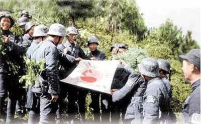 Mleko_O - #iiwojnaswiatowawkolorze

Niemieccy żołnierze oglądają japoński podarunek...