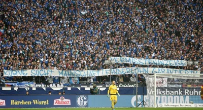ryzu - Baner kibiców Schalke 04

 Ogłoszenie o zaginięciu. Kibice poszukują zespołu....