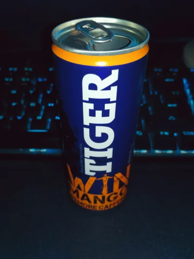 s.....a - Tiger Win
Ma 30% wincyj kofeiny niz zwykły, czyli wychodzi 41,6 mg na 100m...