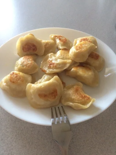 grako - Pierożki podsmażone, mniam (ʘ‿ʘ) z czym polecacie? Ze śmietana? Jogurtem? Mag...