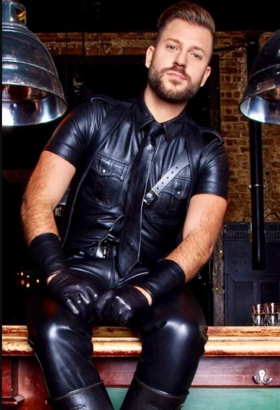 Lukardio - #ladnypan #fetysz #skora #leather #mrleather #leathermen