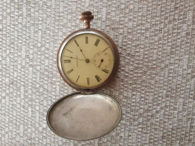 kristofer_126 - Cześć, wie ktoś co to za zegarek i czy jest coś wart? Babcia prosiła ...