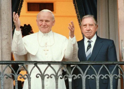 j.....l - Dwaj najwięksi idole prawaków: Augusto Pinochet i PAPIEŻ POLAK, na jednym z...