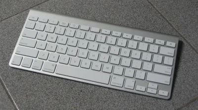 Baero - @wyrwiflak: Może klawiatura od Apple?