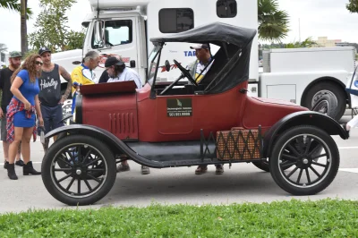 lajsta77 - #carfotolajsta #carshow2016 #samochody co baaaardzo starego a nadal jeździ...