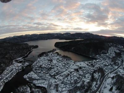 PMV_Norway - #zdjeciezdrona #drony #mojemiasto #fotografia #chwalesie 
Dzis na dzien...