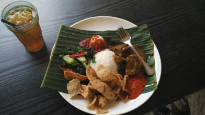 kotbehemoth - Nasi Padang, Singapur, cena około 17 zł

Nasi Padang to potrawa wywodzą...