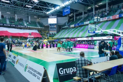 ogrod87 - #koszykowka #sport #zielonagora #stelmet Oprawa na drugim meczu ćwierćfinał...