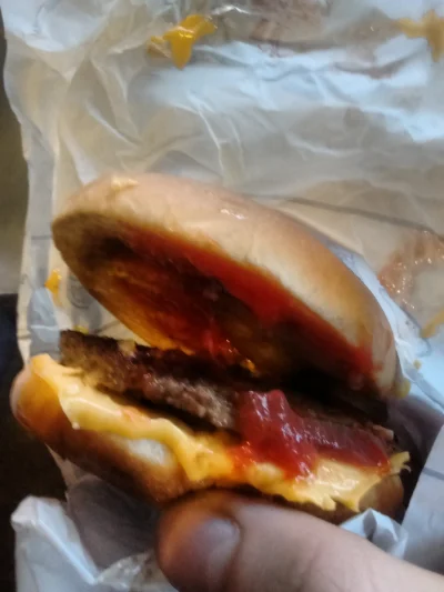 effen773 - Czemu mój jalapeno był taki sam jak zwykły Cheeseburger?
#mcdonalds #pyta...