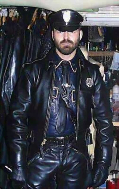 Lukardio - #mrleather #leathermen #ladnypan
#mrleather