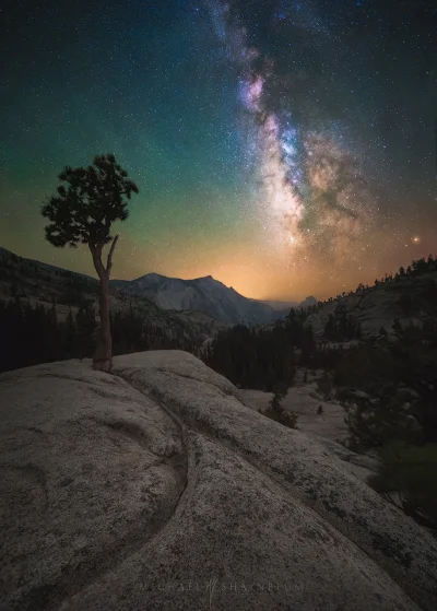 Artktur - Droga Mleczna z punktu widokowego Olmsted Point w Parku Narodowym Yosemite....