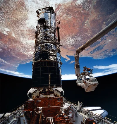 lastmanstanding - Hubble w "kosmicznym warsztacie", grudzień 1993 r., ładowania wahad...