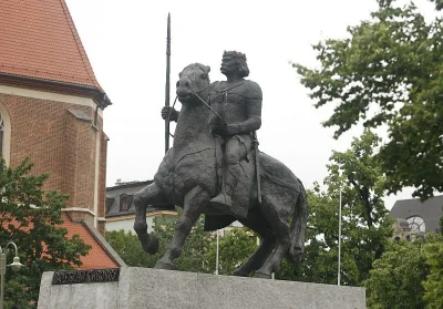 Pantokrator - A tutaj inny pomnik budujący narodową dumę Polaków: Gimli bez brody na ...