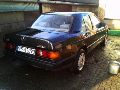 BySpeedy - #mercedes #w201 

Dziś dokończyłem sprzątać i umyłem brudasa. ;)

Kilka fo...